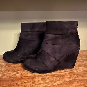 Reitman’s Faux Suede Wedge Boots, Size US 9 BNWOT